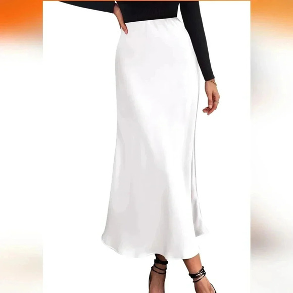 BTFBM Summer White Satin look Elastic Waist Skirt - size M or 8-10 BNWT - Picture 2 of 7